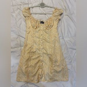 Sundae Muse yellow dress. Size 2 but can fit a size 4 too